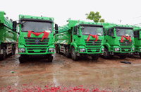 宽友车队新型渣土车交车仪式